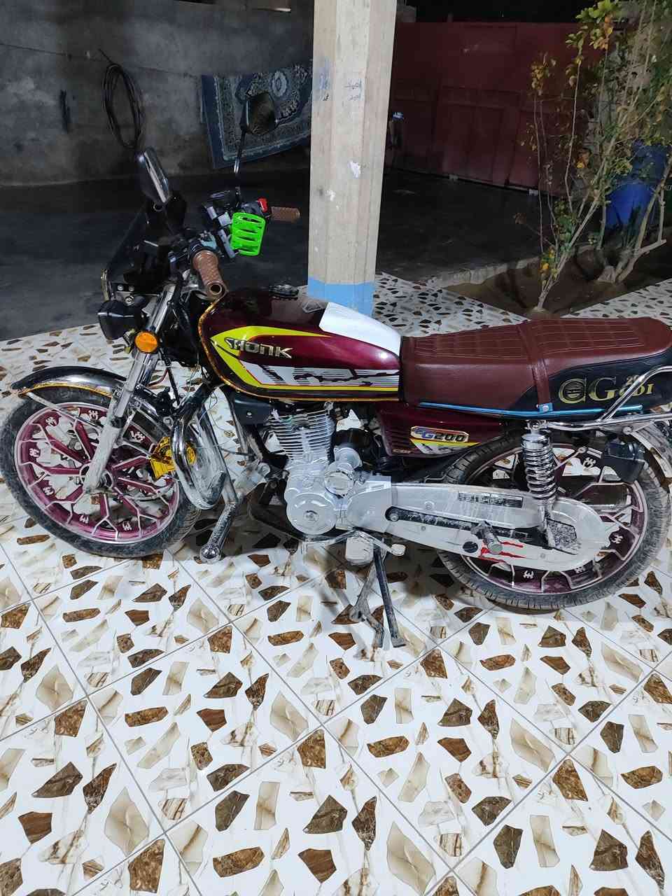 السلام عليكم دراجة سولنك 25 للبيع وترهم مراوس حسب القناعة بي ورقة وحدة بدون كمرك السعر 800 مكاني القائم حصيبة ***********
