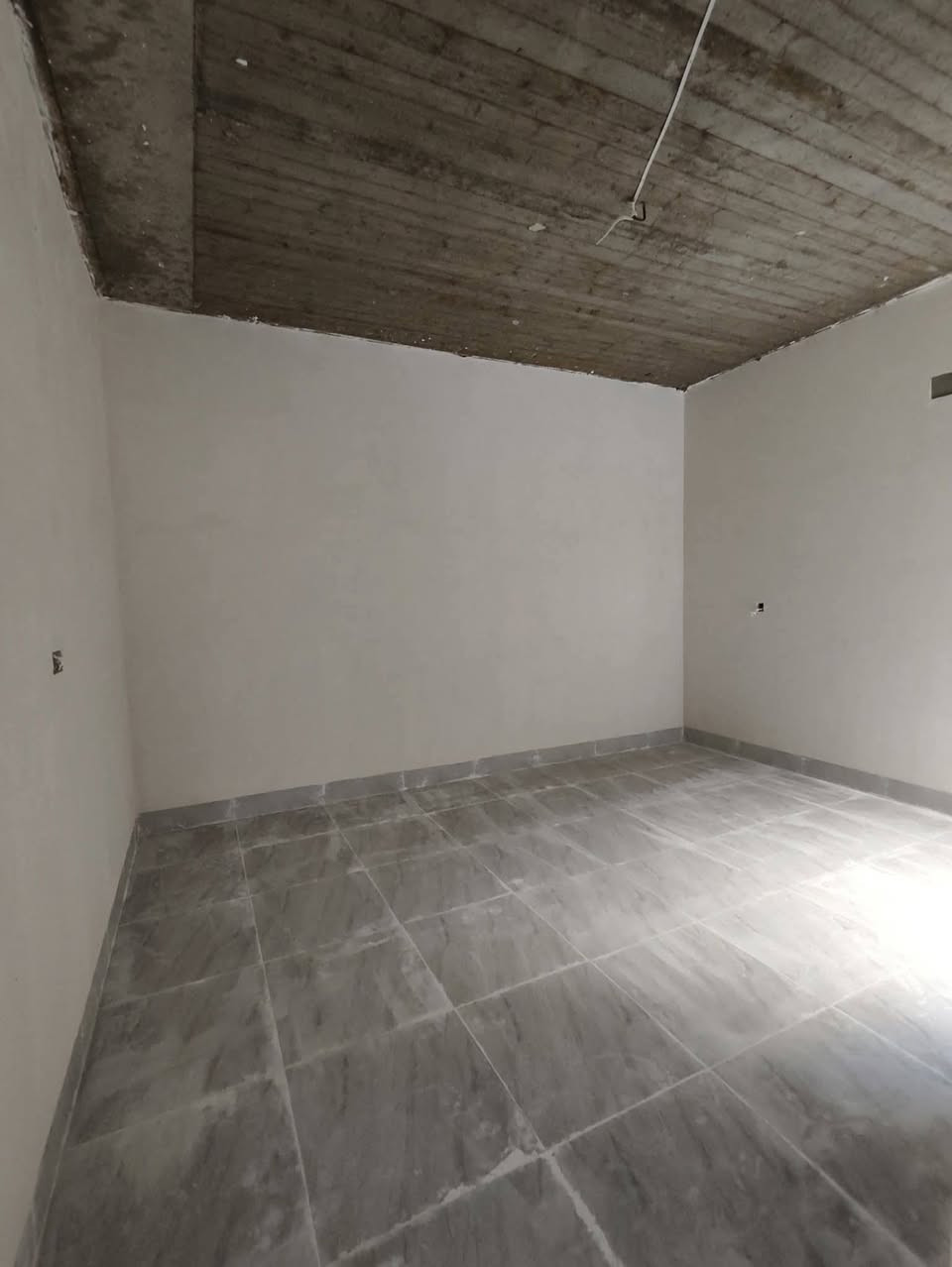 🔹 دار للبيع حي #الوحدة🔹
- مساحة  الدار: 100 متر واجهة 5 متر 
- شارع تبليط 20 متر والاتجاه شروق 
- سند طابو ملك صرف والمكاتبة مع الشرعي

🏠 تفاصيل الدار:- 
غرفة نوم، هول، مطبخ ، استقبال، صحيات ، كراج وبيتونة  
#الدار تسليم مفتاح
#السعر والتفاصيل داخل قناة التلكرام :
https://t.me/baet_alhadhara
_______________________________________________
للاستفسار:- 
***********
*********** 
مكتب بيت الحضارة للعقار - سايدين حي الوحدة قرب مول سانكو 2
