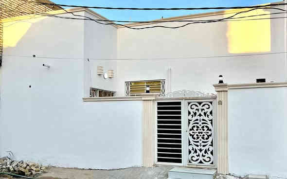 للبيع بيت 100 متر مربع واجهة 10 متر طابق و نص شارع 10 متر مفتوح على التجاري الشريط قطاع 77 حي ميسان موقع مميز يحتوي الطابق الاول على غرفة و صالة و مطبخ و استقبال و صحيات داخلية و خارجية و الطابق الثاني غرفة السعر 135 وبي مجال

للاستفسار والمعلومات الاتصال بنا ع الارقام التاليه 

***********

***********

***********

او مراجعه مكتب ألروان للوساطه العقاريه والمقاولات العامه 

عنوان المكتب حي ميسان ع الشريط قرب صيدليه الشراع 

عندك بيت عرصه للبيع راسلنه وات ساب
