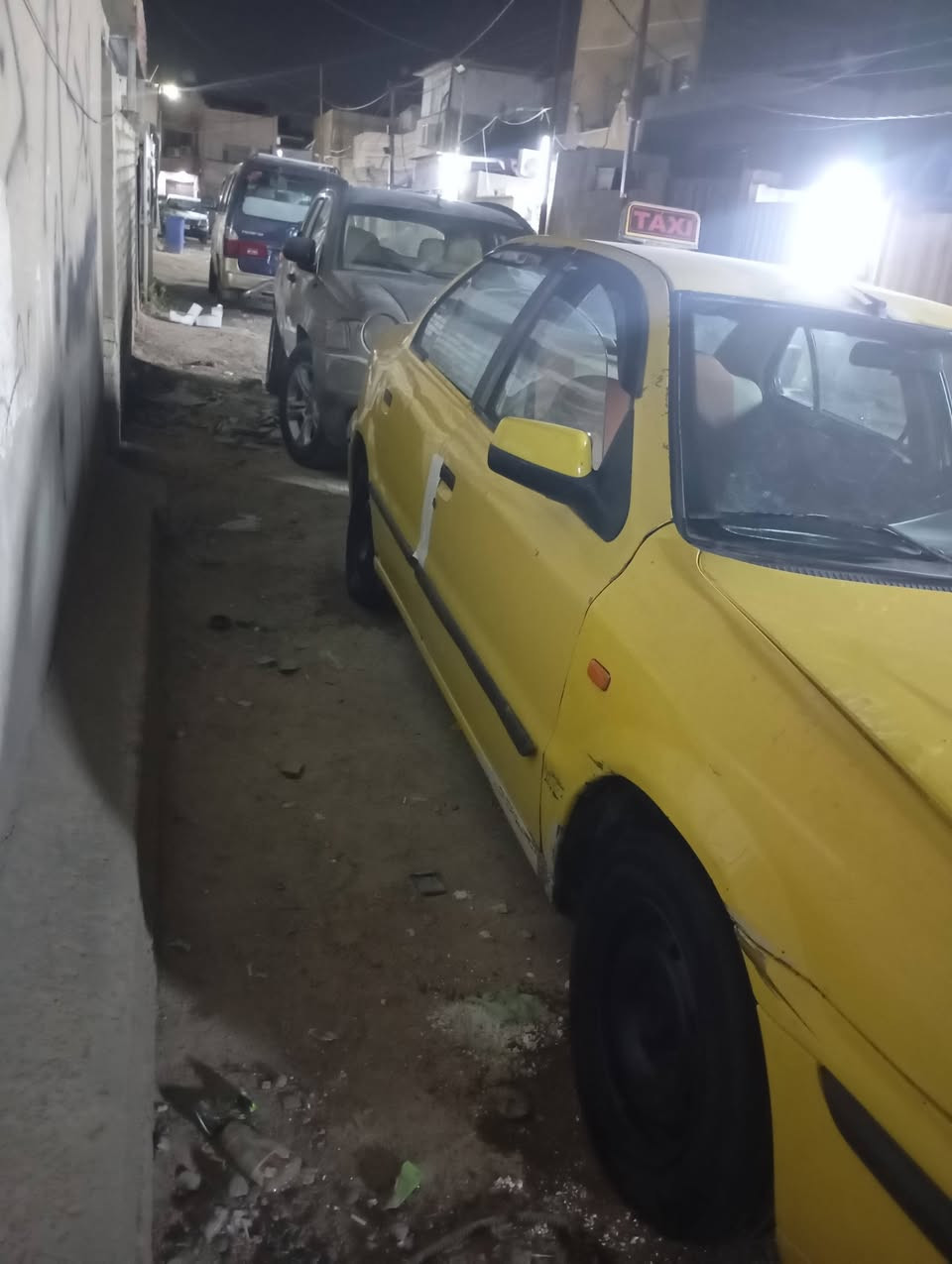 سلام عليكم سياره لبيع ما بيهه ضرب محرك فرنسي بيهه تخم تاير طستهه خير من الله كهربائية تهه كلهه شغاله سعر 25وا بيهه مجال العنوان بغداد جديده 
رقم ***********غير متواجد على وتساب موديل 2009ليموني 🍋
