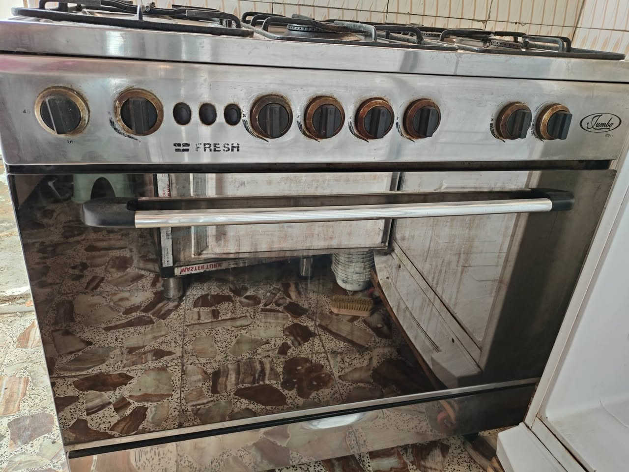 غراض منزل للبيع بسعر مناسب جداً، 
طباخ ٥ عيون شغالة يحتوي ع فرن. 
ثلاجة شغالة ١٤ قدم 
مكنسة كهربائية ماركة 
زوليا دائرية لون بنفسجي وبيجي
ميز طعام خشب دائري ٩٠ سم 
كاونتر قطعة وحدة قياس ١٥٠
تيبلام عدد ثنين  شغال 
مشد للرقبة إلي بيها سوفان وشد عضلي جديد ممستخدم ولا مرة. 
كل هذني بأسعار مناسبة جدا


**إذا كنت صاحب هذا الإعلان وتريد حذفه لأي سبب، رجاءا أرسل رسالة إلى الدعم الفني**