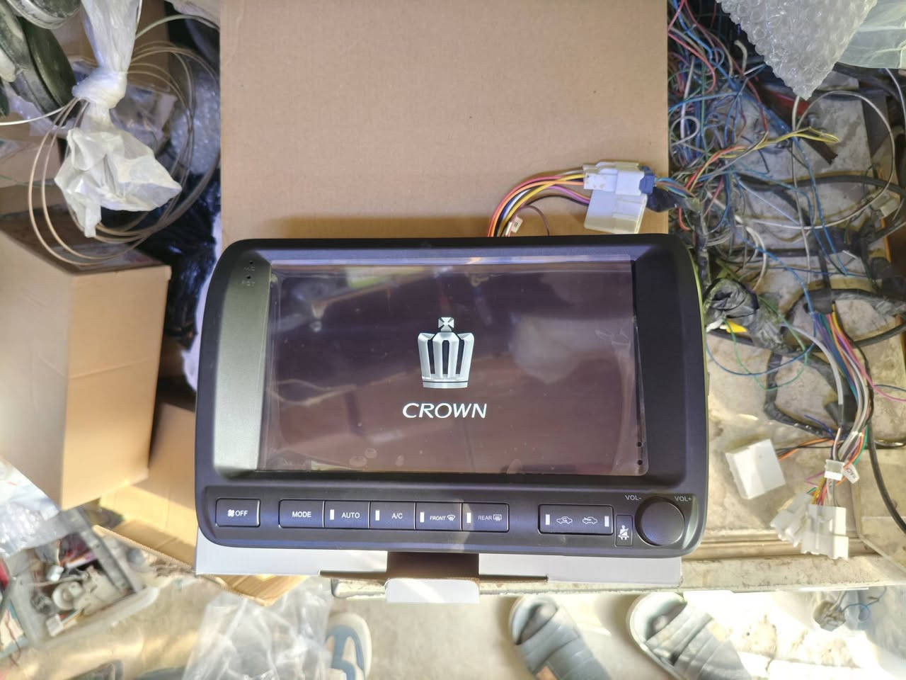 السلام عليكم يعرض محل حسين البغدادي عن كماليات السيارات الياباني (محور) بأنسب الاسعار للجمله والمفرد . 
🚖 تتوفر خدمة توصيل كافة محافظات العراق .
العنوان : بصرة - 5 ميل شارع الصناعيه .
رقم الهاتف : *********** اتصال فقط .
والاستفسار + واتساب*********** .
