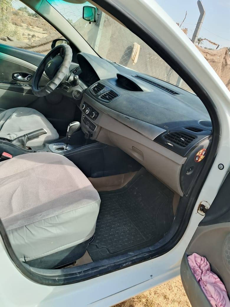 سيارة رينو فلورنس
موديل ٢٠١٣ بابل
كفالة عامة 
السعر ٨٣ بية مجال
للاتصال ***********
القاسم
