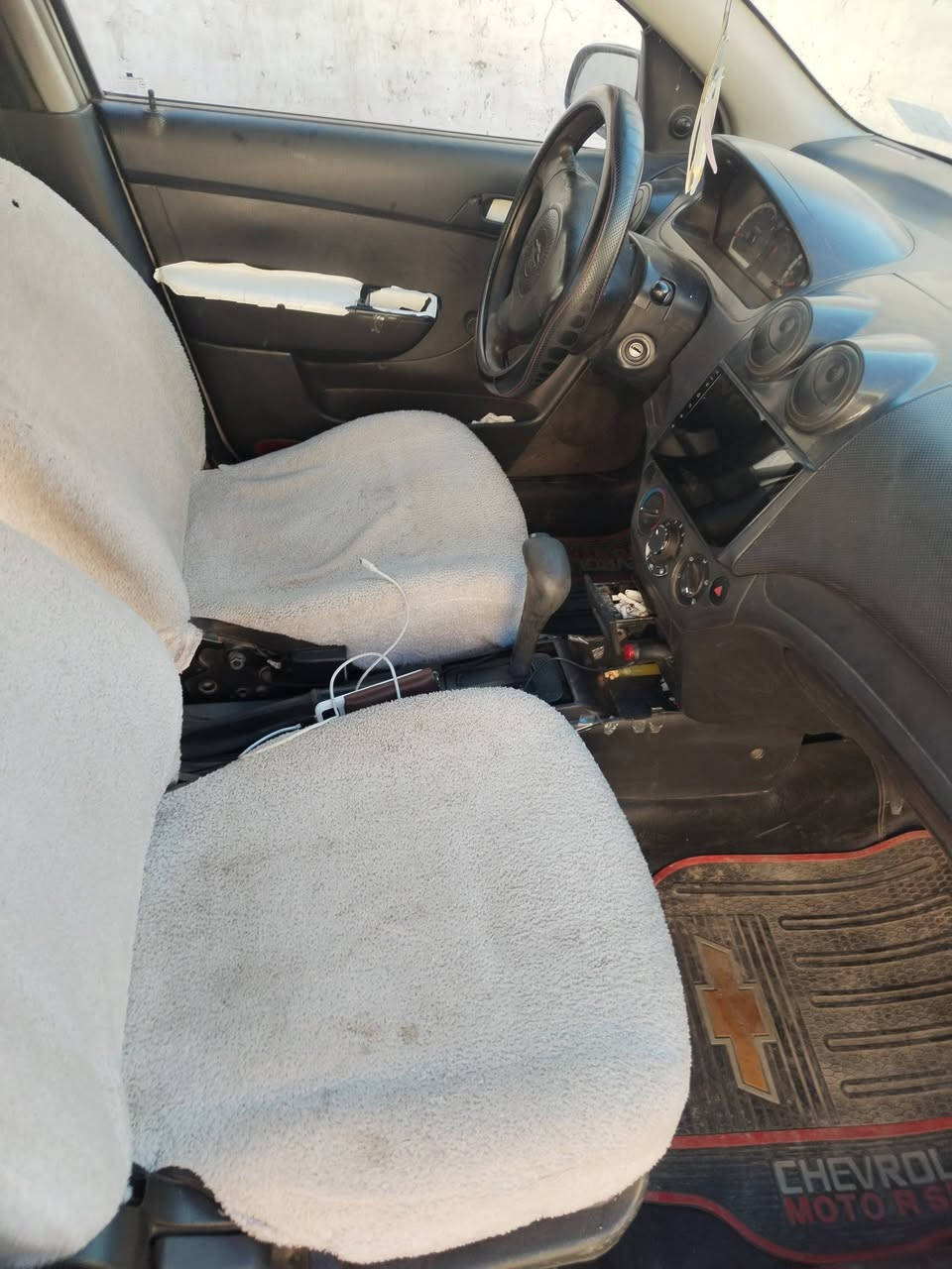 السلام عليكم يوجد سيارة افيو للبيع تكسي موديل 2007 دفتر بانزين رقم جديد مميز كركوك  مراوس باخصوصي كير ومحرك كورلا 2004 رقم الهاتف بي وتساب ***********مكان السياره كركوك
