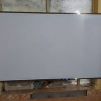 /سبورة حجم كبير السعر ٥٥/سبورة حجم صغير متر و20 السعر ٣٠للعلم مامستخدم...