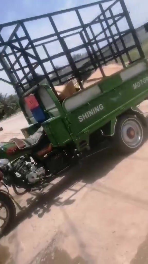 من رخصت مدير الكروب هذا محجر تزكام وحلو للبيع مكانه بلحله ابو غرق حي الحسين على بزل حجي علي السعر خاص هذا رقمي ***********
