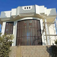 عقار لبيع مساحة ٤١٠ متر نوع العقار سند ٢٥ ملك صرف طابقين يتكون من غرفت...