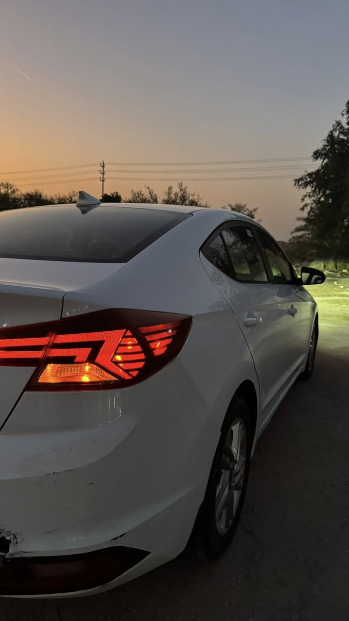 هيونداي النترا 2019 وارد السياره عورتها بسيطه جاملغ ايسر وشبر من البنيد ولباقي كفاله حتى الحداديه جديده 
( اقل من سنه السياره تصير حره لان معوقين) 
محرك 2000 دوش الگير اي تي 3 أنظمة قيادة
 وما شاء الله عليها 
سعرها 130 ومجالها شي بسيط
***********
