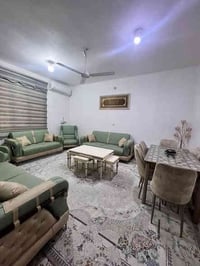 للبيع في دور مجلس المحافظ مساحة ٢٠٠م ركن شارع ٢٠ وساحه متوفر كافة الخد...