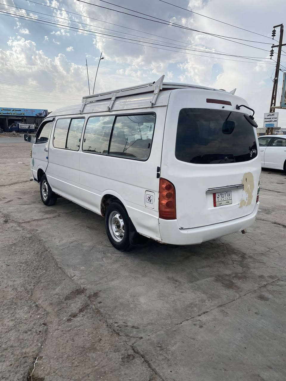 سلام عليكم جنبي مديل ١٤ (موصليه)مكينه بلاديه تخم تاير حداده نص عمر السياره جاهزه للخير من كلشي اي نقص مابيه دواخله جديده توه مدوشمه السعر ٣٨وبيه مجال قليل حك الجيه المكان البصره قضاء القرنه السنويه تفاصيل بسم مواطن (رجاءً مو شراي لا تعلق ولا دوخني)للستفسار ***********
