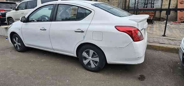 السلام عليكم
سني هندي موديل 2019
محرك 1600 خير من الله 
سياره بلاديه حلوه 
تبريد شغال
كهربايات سياره كلها شغاله 
صبغ سياره فقط دعاميات الباقي كفاله سونار موجود
رقم سياره بغداد جديد باسمي تحويل مباشر
عنوان سياره بغداد
رقم الهاتف ***********
