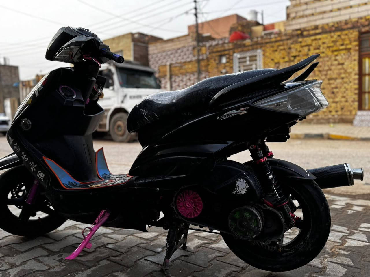 سلام عليكم .. دراجه سكنس فحل ياباني 
امزوده من لويل للويل بيه اكلجات AHE
صالنصه كاربون دراجه نكره سلف الصبح 
بيه امبيثري داخلي دمام 
الله شاهد لو ما مطلوب ما ابيعه ومستعجل عله افلوسه اشاير رماش السعر 700 وبيه مجال قليل


**إذا كنت صاحب هذا الإعلان وتريد حذفه لأي سبب، رجاءا أرسل رسالة إلى الدعم الفني**