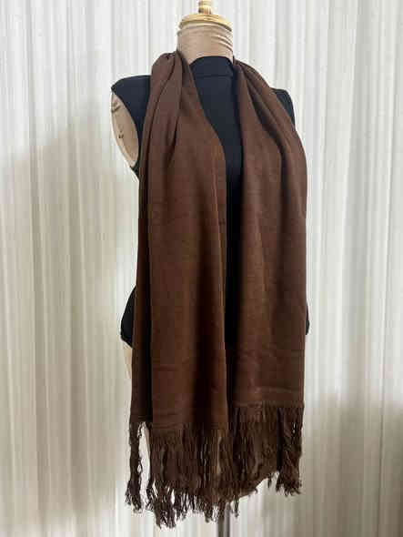 #المميز #دائمآ
خلي اطلالتك تجمع بين الدفء والاناقه❄️ 
سكارف 🧣ميكاسا🇹🇷الاصلي السعر (8)     
✨°° كوديا للشالات °°✨
☎️ 0771 503 1560
للحجز والاستفسار🚕🚕
يرجى مراسلة الصفحة التوصيل لكل محافظات العراق 
بابل المسيب/ شارع البلدًيه /داخل مجمع الرحمن
