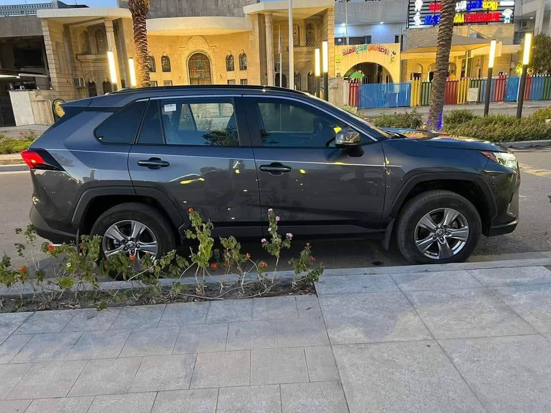 بيع مستعجل راف4 هايبرد
السلام عليكم
راف٤ موديل ٢٠٢٢
مواصفات xle
كشن كهرباء شاشة كاميرا
قطعتين تبريد
حادثها مثل موضح بالصور
والسونار
كشر بس بارد بدون صبغ
الضربة من جوة بيها تعديل شواصي
السيارة جاهزة ومناقصها اي شي
تخم تاير جديد وتصليحها وتطبيكها كلش حلو
السعر 192 ورقة
بيها مجال بسيط جدا جدا
ماشيه 81 ك
بغداد حي تونس
او الحارثية
***********
