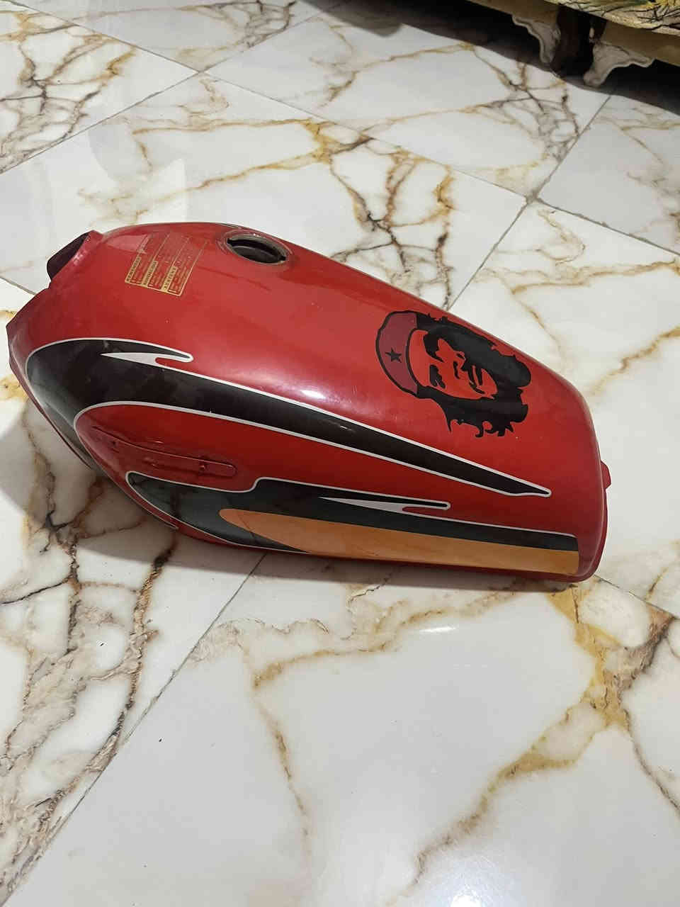 سلام عليكم غراض للبيع دبلات 2 و صفاحيات وكشن اصلي مال نامه وتانكي بلادي و نزال كلمن وسعره مكاني قلعة صالح للتواصل خاص او اتصال ***********
