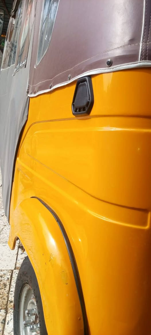 للبيع تكتك موديل 2022
ليموني محرك مكفول تكتك نضيفه 
مكان العماره حي نداء شراي اتصل 
***********
