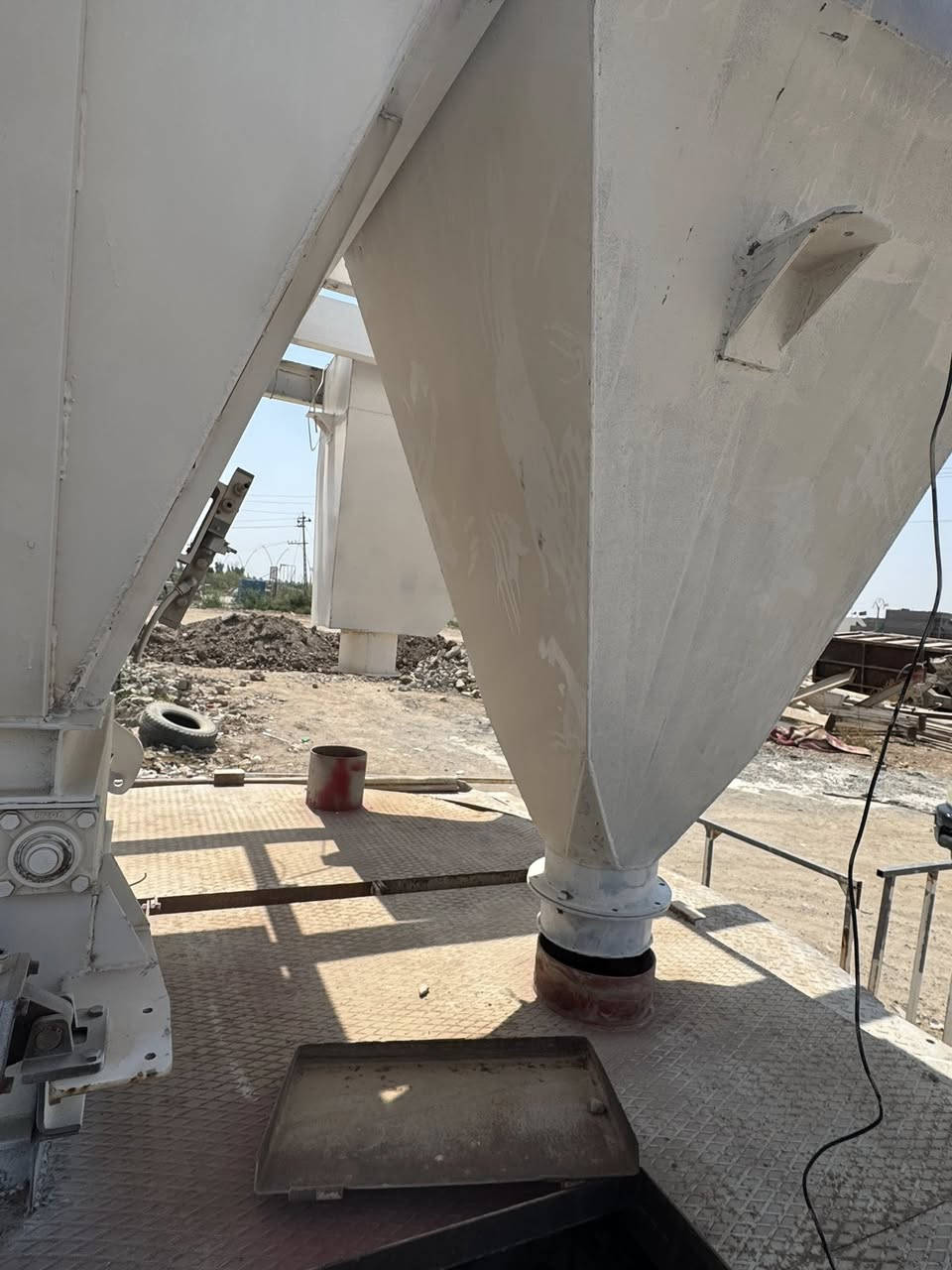 للبيع مكسر 3متر مكسر كامل هوة و تفاصيلة موقع ديالى استفسار رقم ***********
