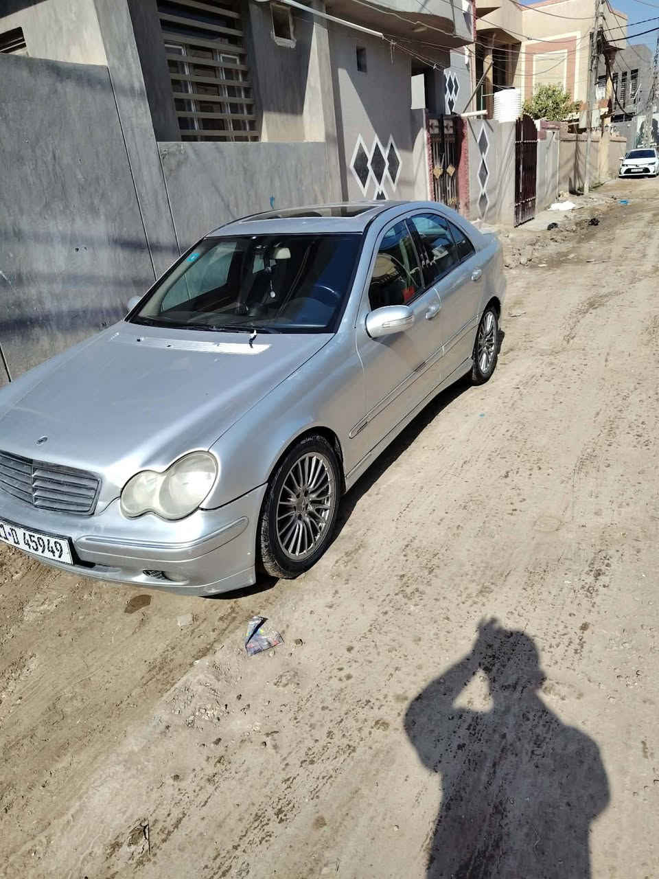 السلام عليكم مارسيدس ٢٠٠٧ مكينه ٦ اسلندر مكفوله كفاله عامه المكينيه بيه خيط ابخار الشراي يتصل *********** مكفوله من ضربه فقط صبغ أثر جارده السياره اتخيل شوفت عينك السعر ١٠٥ اوبيه مجال
