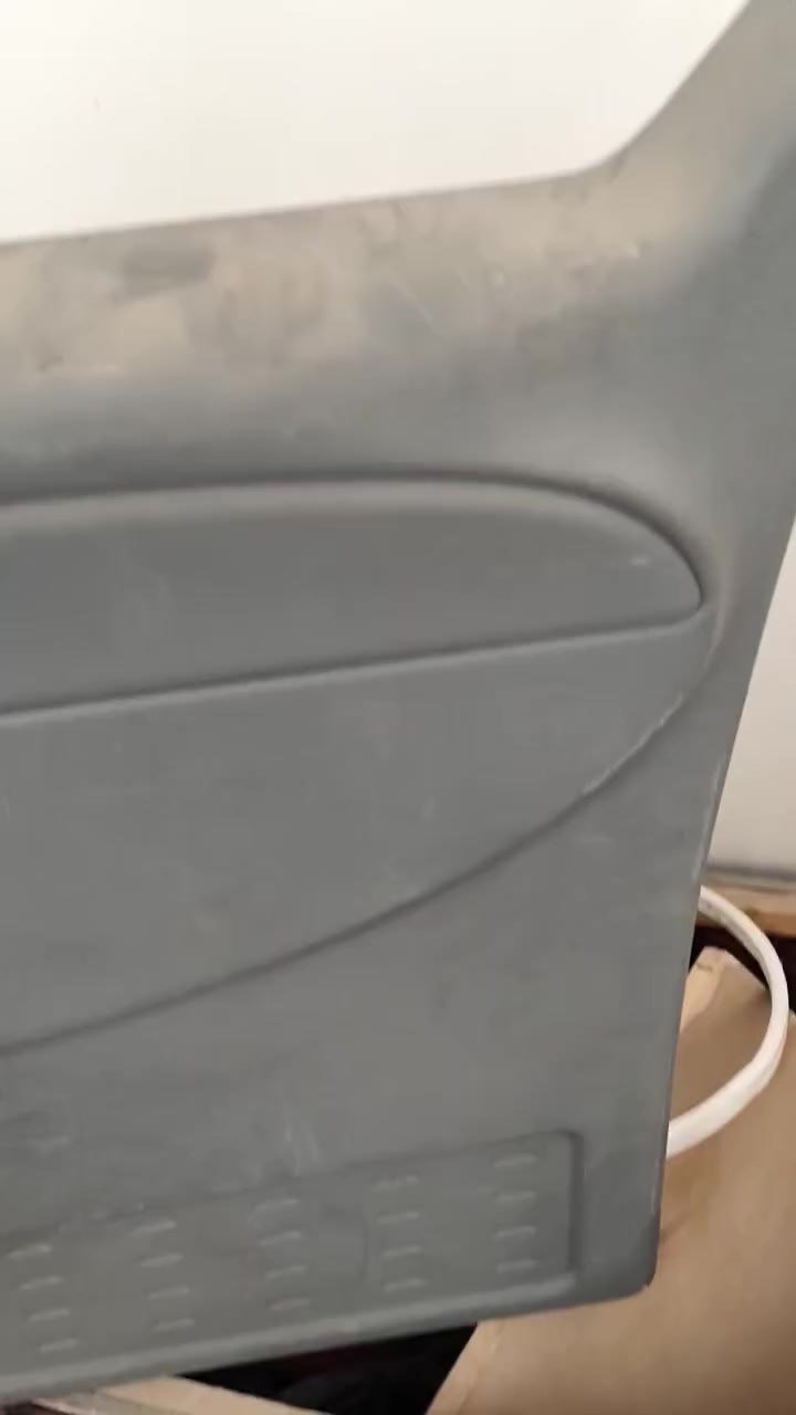 غراض دوج كرفان 2007 اي شي تحتاج منهن راسلني او اتصل اني مو ابو محل كان عندي دوج وبعته وبقن هذا ابيعهن 
***********
