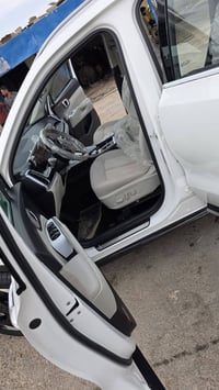 محرك ٦ سلندر  حجم محرك ٣٥٠٠  ٧ راكب شاشة متصلة ويل ٢٠ كامرة خلفية  شاش...