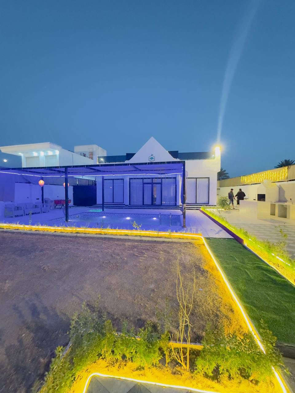 متوفر حجوزات طيلات ايام السبوع 
المزرعه موثقه بتطبيق اجرلي 
الموقع 📍الدوره بعيثه   الحجز
***********⛱️
