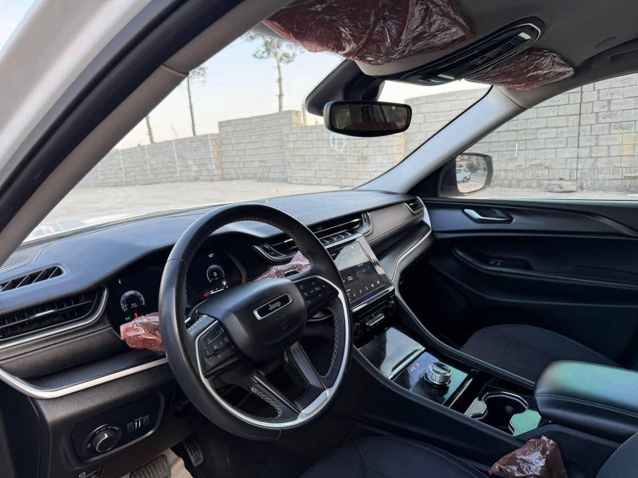 جيب جراند شيروكي ليميتد الشكل الجديد
موديل 2023
حجم المحرك V6 3.6L 
7 راكب VIP
مااشيه 61 كيلو متر 
رقم سليمانية باسمي 
مفتاح التشغيل بصمة 
تشغيل عن بعد 
فتح الصندوق كهرباء 
 دفع رباعي  
رادار امامي خلفي 
مانع تصادم
 تحديد المسار
نظام الرؤية الليلية
حساسات خلفية 
لايت زينون + LED 
بك لايت LED 
ويل كب 20
حساسات ضغط الاطارات 
اشارة في المرايا الجانبية 
النقطة العمياء
كير ماوس 
هاند بريك كهرباء 
شاشة Apple Car play 
كاميرا 360
اناره داخلية LED 
مقعد  جلد  ومخمل 
شفتات مقود 
مثبت السرعة Cruise 
المودات والاوامر الصوتية 
شاحن هاتف Wireless 
مخرج منفذ الطاقة 
فحص نظام السيارة 
المقعد الامامية كهربائي
تدفئة المقاعد
4 قطع تبريد 
نظام مانع الانزلاق  
حاملات الأكواب 
تدفئه بالستيرن
السعر305
مكان السيارة ميسان
*********** عمارة, ميسان
