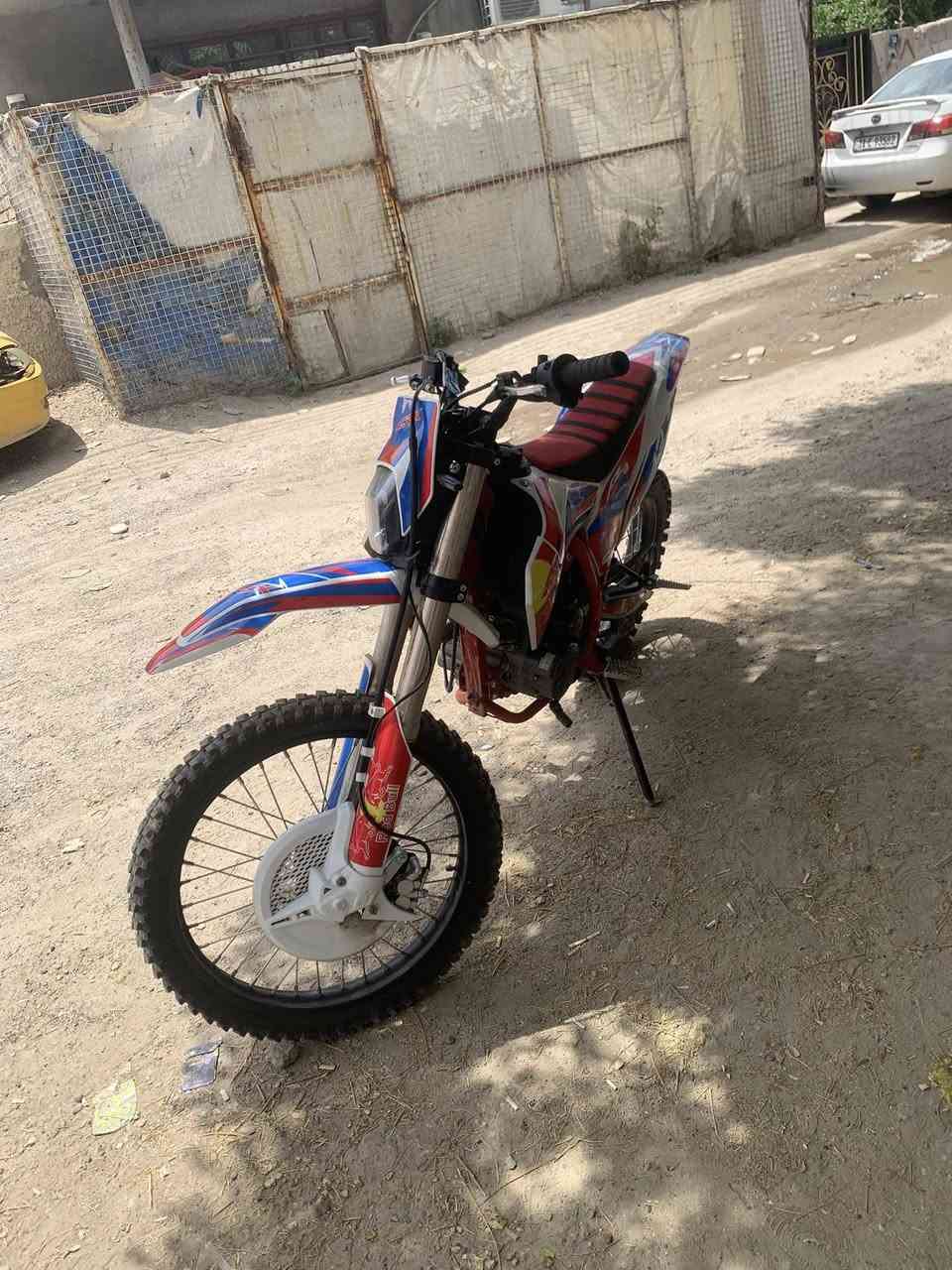 السلام عليكم قفاز CRX  مكينة 350 للبيع الدراجة خير من الله شلعه معدل مفوله تشك الكاع تجي وتشوف كير مكينه مكفولات الدراجة زيرو ماشيه3 الاف كدامكم الدراجة بالحقيقة احلا بهواي تجي وتشوف كدام عينك مكاني بغداد الاعضمية للتواصل  ***********
