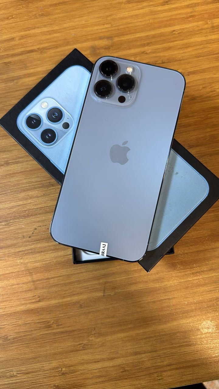 📱 iPhone 13 Pro Max
🔹 السعة: 256GB
🔹 حالة الجهاز: كلش نضيف، استعمال نظيف
🔹 البطارية: 85% 🔋
🔹 الشاشة:
Super Retina XDR
قياس 6.7 إنج
ProMotion 120Hz (سلسة كلش بالاستخدام)
🔹 المعالج:
A15 Bionic قوي وسريع
مناسب للألعاب، التصوير، وكل الاستخدامات الثقيلة
🔹 الكاميرات:
ثلاث كاميرات خلفية 12MP
تصوير احترافي (ليل، بورتريه، فيديو 4K)
كاميرا أمامية 12MP
🔹 المواصفات الإضافية:
Face ID
5G
مقاوم للماء والغبار
صوت ستيريو قوي
✅ الجهاز شغال 100% بدون أي مشاكل
🎨 اللون: مثل ما موضح بالصور
📦 المحتويات: الجهاز + الكارتون
💰 السعر: 675 ألف
📞 رقم الهاتف: ***********
