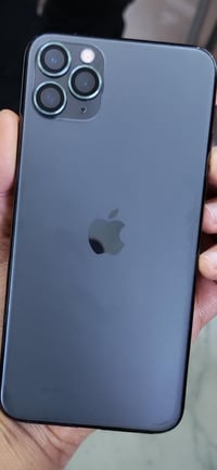 ايفون 11برو ماكس تحديث 26.2  ذاكره 256  البطاريه71  امريكي  فحص حاسبه ...