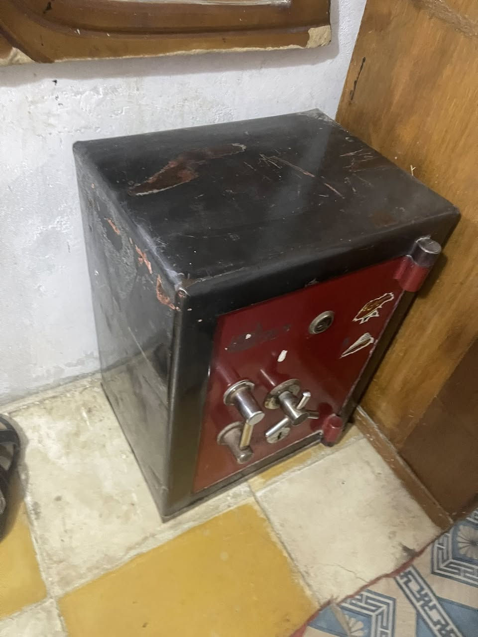 قاصه ايرانيه ارتفاع 80 عرض خمسين ضد الحريق الوزن 250 كليو السعر 150 الف


**إذا كنت صاحب هذا الإعلان وتريد حذفه لأي سبب، رجاءا أرسل رسالة إلى الدعم الفني**
