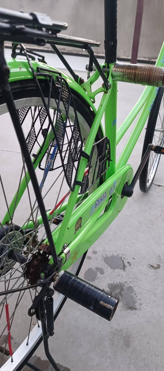 بيسكل للبيع نضافة فؤل السعر خاص ✈️
ما يتحصل لا ضيعة 🫡


**إذا كنت صاحب هذا الإعلان وتريد حذفه لأي سبب، رجاءا أرسل رسالة إلى الدعم الفني**