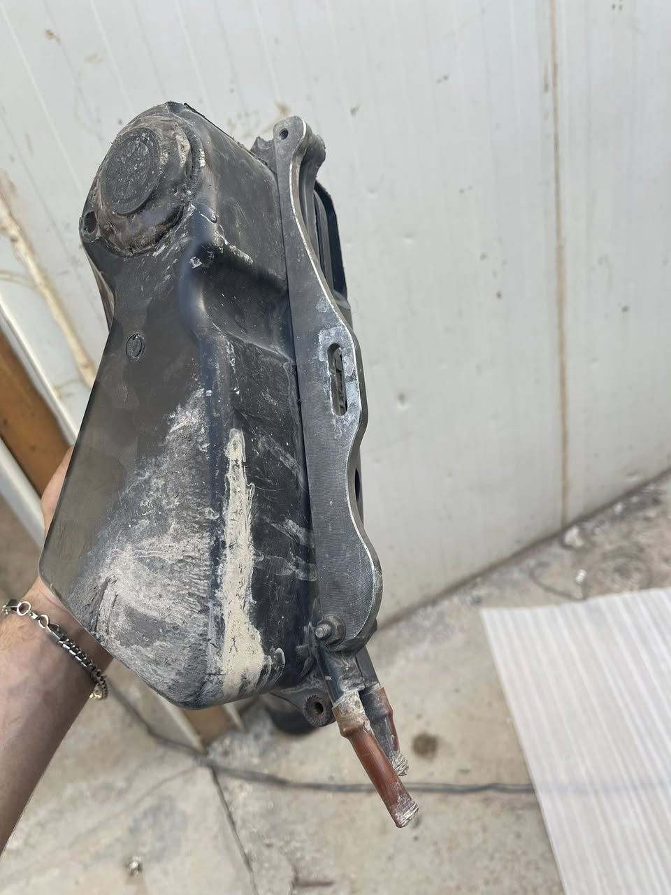 شوته اربعه  اصليه  هيه والراسطه مالته والفلتر بيه.


**إذا كنت صاحب هذا الإعلان وتريد حذفه لأي سبب، رجاءا أرسل رسالة إلى الدعم الفني**