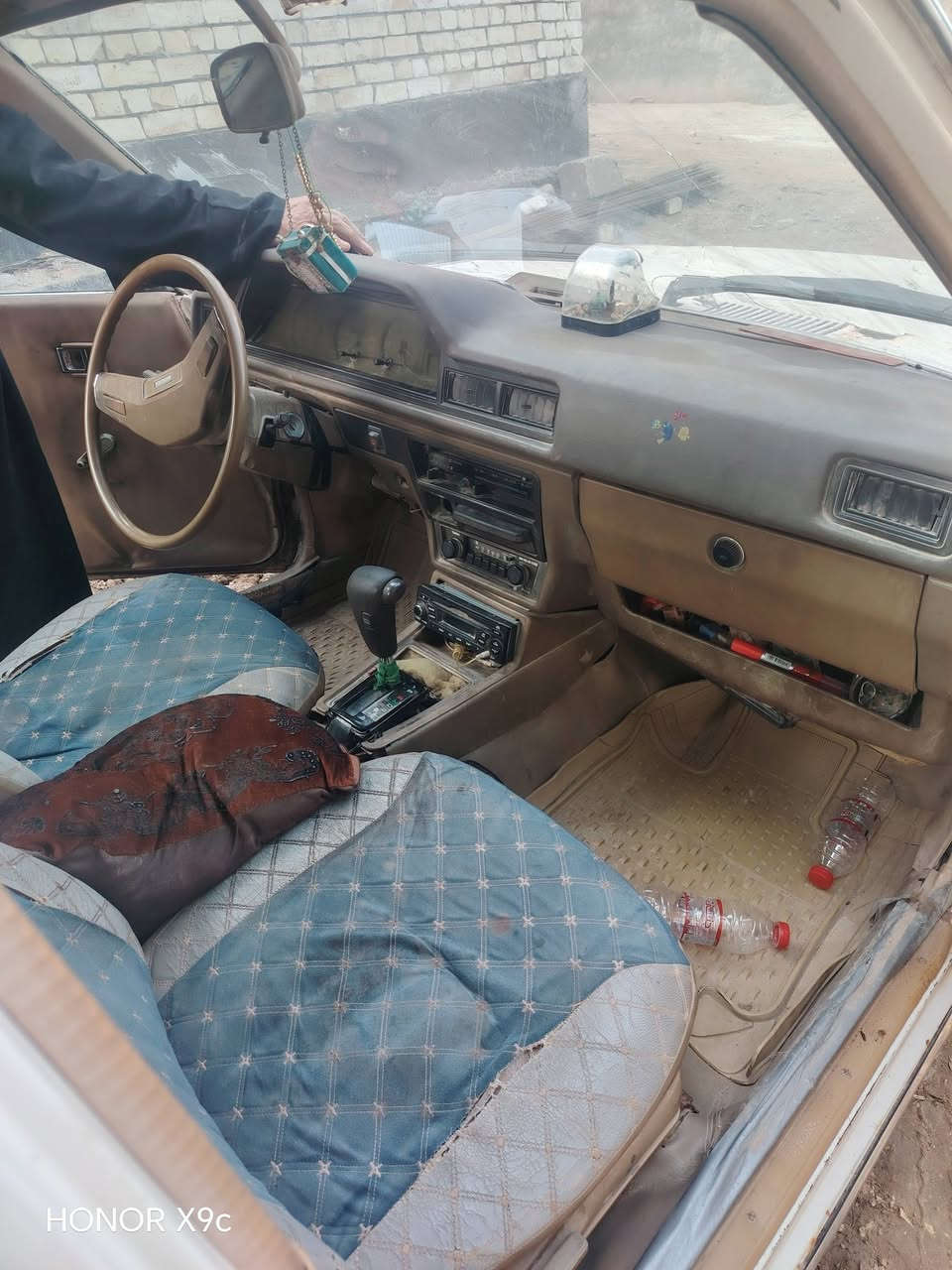 كرونه ٨١ مديل.  رقم بغداد
محرك ونجي ناعم  سنويه بسمي  سياره حلوه ما بيه صبغ يرادله ترتيب بصيط السعر ٣٥  مكانه حله شراي يتصل@ ***********
