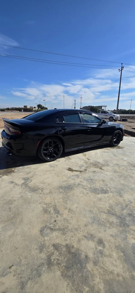 السلام عليكم 
جارجر 20 
سياره جاهزه مكينه كير حداديه تبريد تخم تاير جديد 
ادامه جديده 
رقم بغداد سنويا ل 28 مداور ثاني يوم 
سونار مرفق بلمنشور
السعر 185 وبيه مجال ترهم مراوس حسب القناعه
مكان السياره السماوه مكتب الحچيمي شارع السكك الرئيسي 
***********
