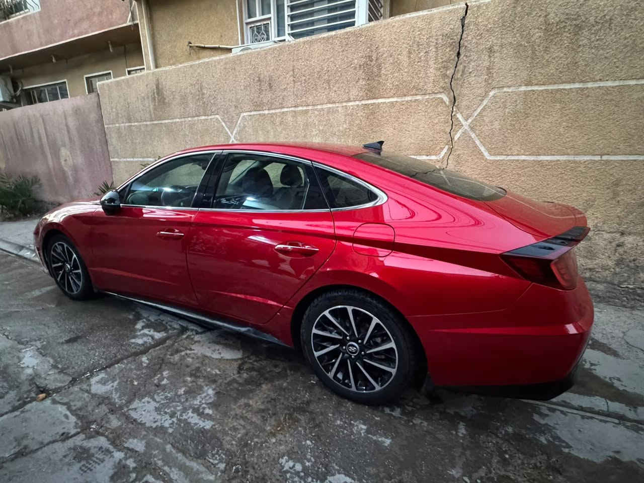 السلام عليكم سوناتا 2020 سبورت توربو حمره وارد امريكي رقم اربيل تحويل ثاني يوم باسمي ماشيه 118 كيلو فول مواصفات للاخير عدا الفتحه:
بصمه تشغيل+ترحيب وبصمه ابواب دخول ذكي بس تخلي ايدك تفتح 
صندوك ذكي
شاشه 
كامرا دوراه 360 
محرك 1600 توربو رياضي
كير atm
حساسات اماميه خلفيه جانبيه 
اشاير مري 
تحكم ستيرن جهتين وفول تحكمات
شفتات ستيرن
درايف مود اربع انظمه 
سايد بريك بصمه 
تبريد ثلج وتدفئه قطعتين
تدفئه كشنات
كشنات جلد 
5 ويل رياضي 
تضليل مرايه 
وشحن لاسلكي وبعد بيها مواصفات 
السياره ليبل واحد عدا جاملغ مبدل وصبغ ربع الباب بدون لغد بدون شاصي فقط ايرباك برده خلفيه فقط وسونارها موجود والحوادث موجود وكلش خفيف راسلني وادزها واتس السعر 147 وبيها مجال عنوان بغداد الكريعات للاستفسار ***********
السلام عليكم سوناتا 2020 سبورت توربو حمره وارد امريكي رقم اربيل تحويل ثاني يوم باسمي ماشيه 118 كيلو فول مواصفات للاخير عدا الفتحه:
