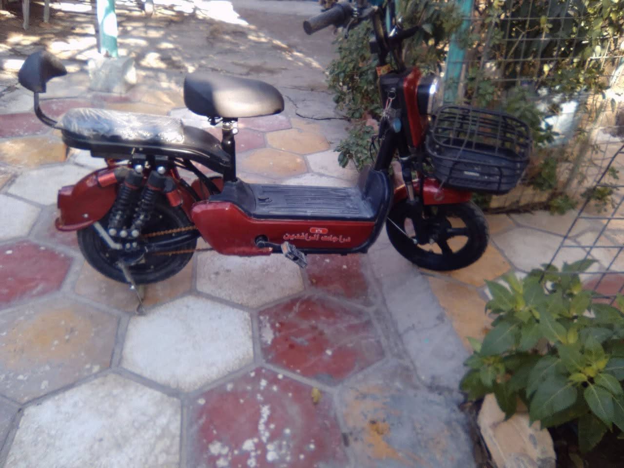 دراجة شحن للبيع حجم 14التواصل علئ هاذة الرقم*********** صار شهرين من اخذتهة دراجة جديدة
