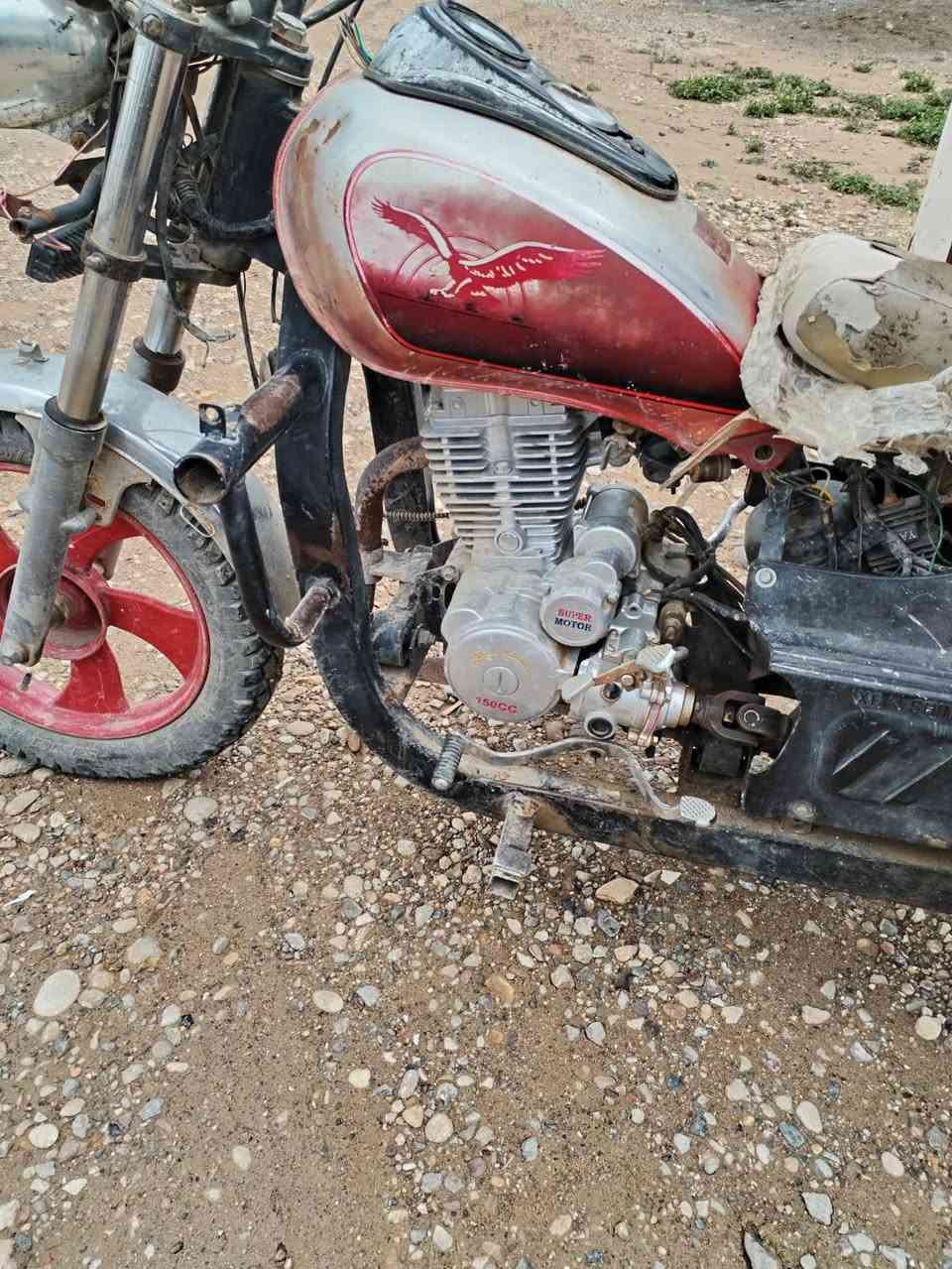 السلام عليكم 
ستوته حمره موديل 17 اوراق كامله ومحرك وگير بوكس جديد هذا رقمي للتواصل موجود ماسنجر واتساب *********** تعال خاص وتدلل إن شاء الله مكاني ديالى -حمرين
