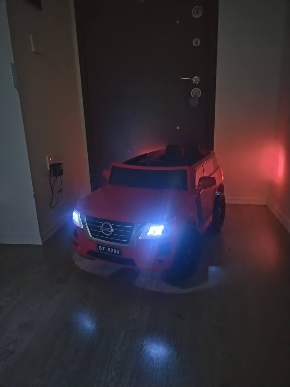 ***********
شرط كلشي جديد
بطارية نوع (راجي) اصلي اورجنال افضل واغلى ماركة
وشاحن اصلي
دبل ماطور وليس ماطور واحد كما في باقي السيارات
لايت امامي وخلفي وصوت تشغيل السيارة في البداية
موسيقى أطفال مخزنه
مكان فلاش إضافي و اواكس***********
