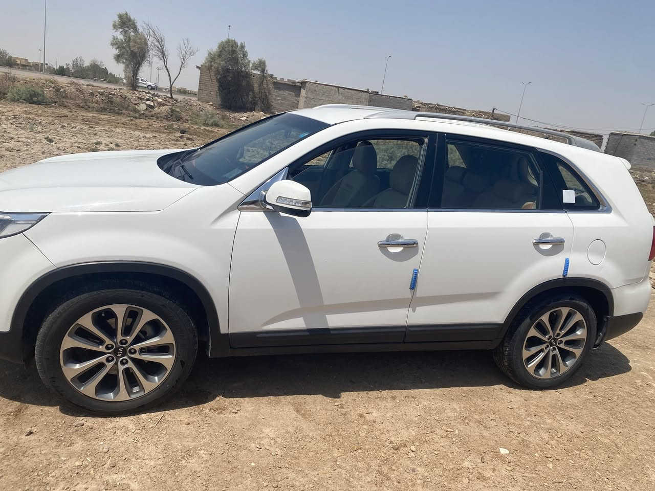 سلام عليكم 
سورنتو 14 خليجي فول مواصفات ما عدالبنراما مكينه 6 سبعه راكب مكفوله رقم واسط للبيع 
***********
