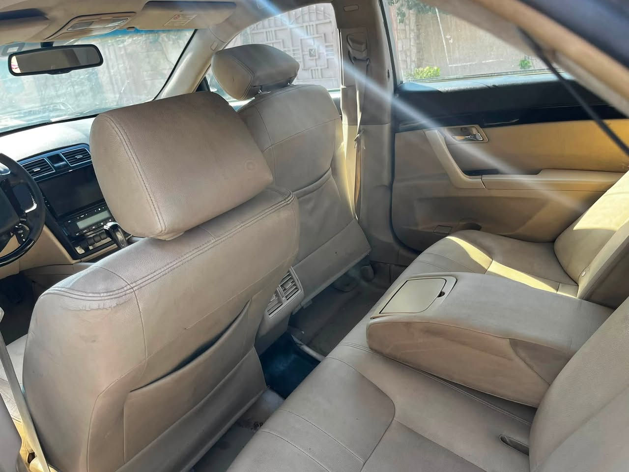 سلام عليكم امكراند c 8 سياره تبريدها شغال بيها بعض الأماكن خياس قسم تم تصليحه بيها بعض الملاحضات في الكهربائيات بسيطه صاحبها متوفي الورثه يحولون بدون قاصرين انته تأخذ تحويل مني موديل 2013 سنويه انتهت بشهر 2 بسعر مناسب وترهم اقساط بشرط الضمانات تحويل يمي مكانها بغداد الغزاليه *********** واتساب هم موجود السعر 45 ورقه وبيعا مجال  رقم السياره الجديد موجود في المرورتحياتي الكم
