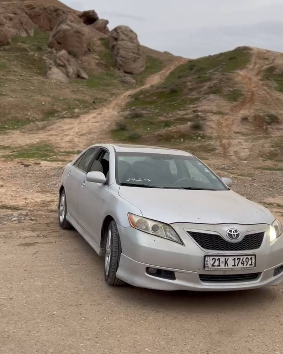 تۆیۆتا کـامـری
مۆدێل 2008
بیلاد سپۆرت  سلاید 
سوکان پەپولە
یەک بست قاپی دوای سەکن سبوغ  ورة سكن شبر سبغ 
هەمو گیانی بەشەرت گیرومەکینە  كول عل بيلاد كير و مكينة
مالی دۆستە
***********
***********
