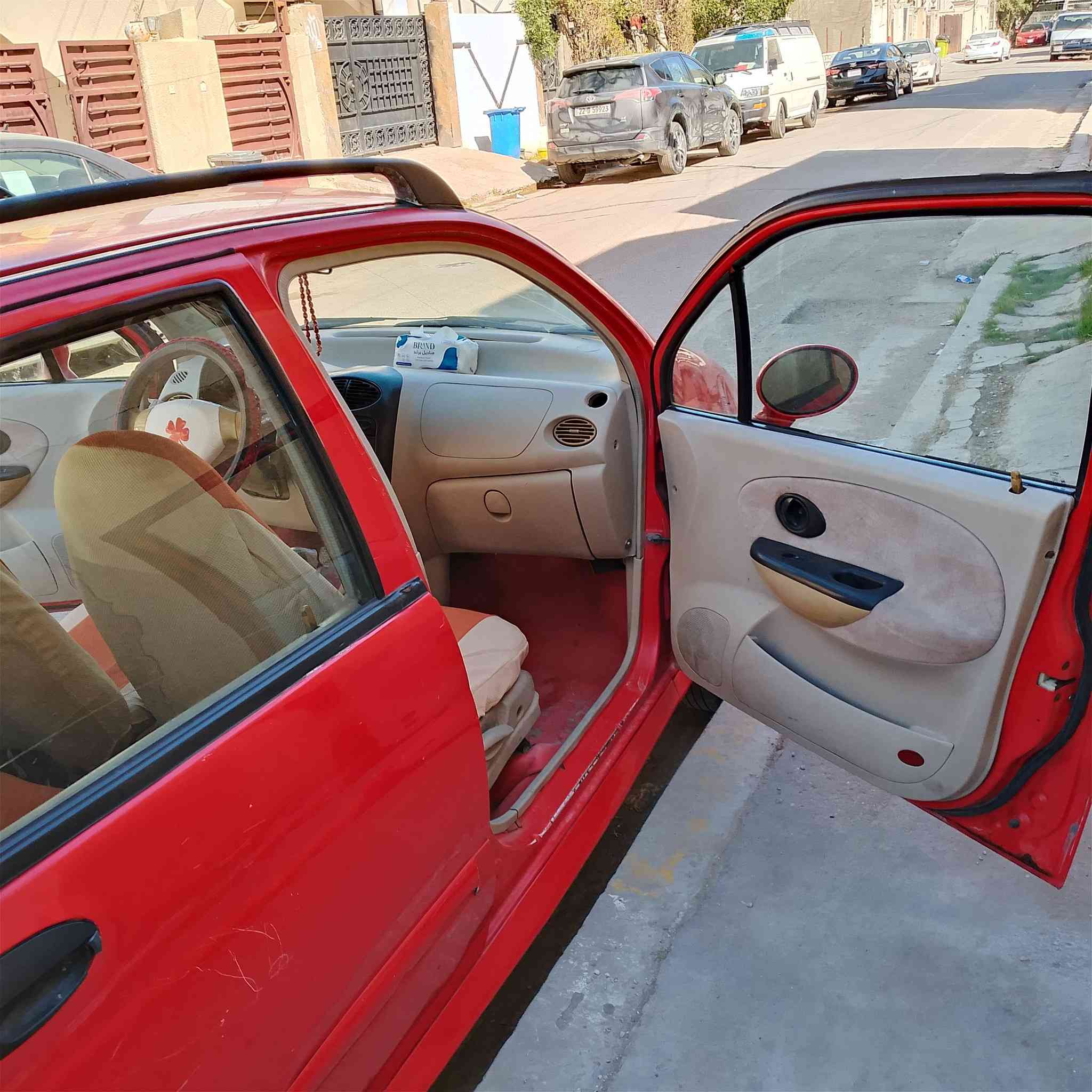 كيو كيو موديل 2012 رقم بغداد دولي بسمي تحويل ثاني يوم مكينه كير كله نضيف كير خمس نمر  اوتو بيها تلاث قطع صبغ بدون داخل سعرها 25 وبيها شي بصيط عنوانها بغداد حي الجهاد ***********
