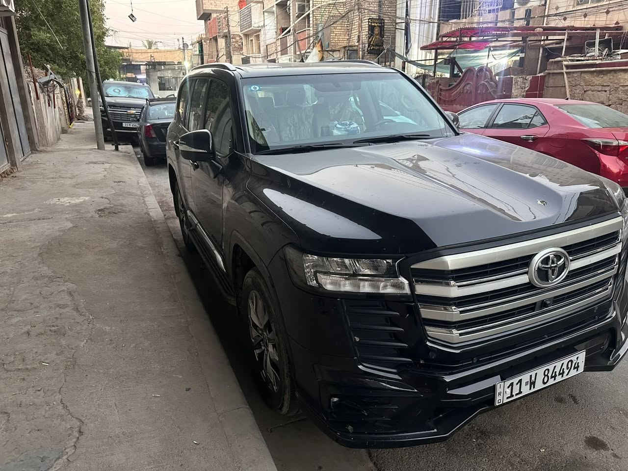 لاندكروز جكسارة 2024 مكفولة ماشية 24،000 الف كيلو متر السعر 68،000$ الف دولار الرقم ***********
