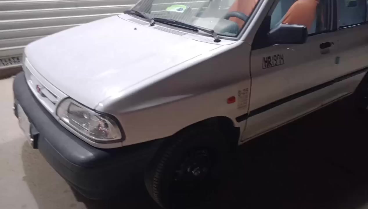 سلام عليكم سايبه مديل 14 السياره كفاله عامه لا تبديل ولا صبغ تبري وتاتف شغالا جاهزه على اخر حبايه شواصي جداد سعر 42 او بيه مجال قليل ***********
