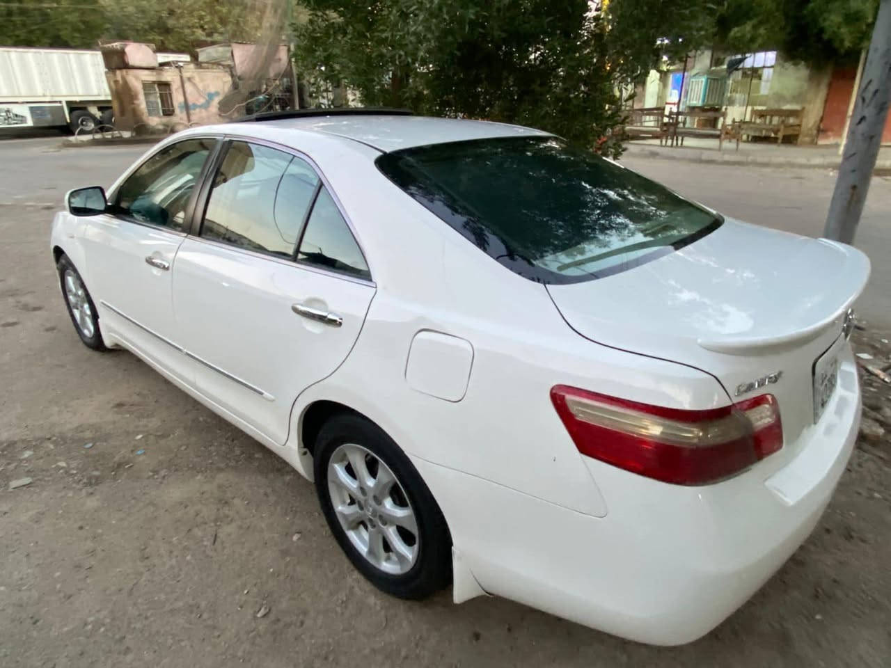 السلام عليكم سيارة كامري موديل 2008
موصفات السيارة GLX خليجه
تبريد قطعتين امامي وخلفي برده كهربائيه كشنات كهربائيه وسلايت 
وصدر امامي خلفي جديد تخم تاير جديد مكينه وكير مكفوله 
سعر السياره 130$
رقم الاتصال *********** 
وهذا السونر مالته بل صور
