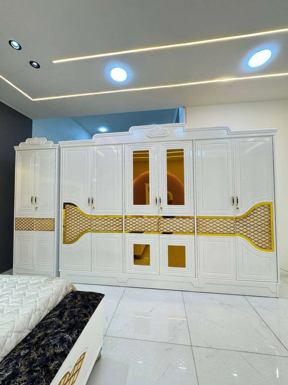 السعر // مليون و٥٠  فقط 😍

🔅تفاصيل الغرفة المرمري  ....

 خارج ٤ملم ام دي اف 🔺
وداخل معاكس ٣ملم 
صبغ حراري  درجة اولى 

عدد القطع  ٧ قطع 😍
🔺1 //جرباية  قياس  ١٦٠ × ٢٠٠ 
🔺//ميز جانبي ايسر قياس ٥٠
🔺2// وميز  جانبي  قياس ٥٠
🔺3// زاوية ارتفاع مترين عرض ٨٠
🔺4// وميز بلازمه  
🔺5//وميز مراية ارتفاع مترين عرض ١٢٠
🔺6// وكنتور ٦ باب  ارتفاع مترين و١٥ طول ٣ متر و١٥

القطعه الثامنة حسب الطلب شازلون
سعرها ٥٠ الف ❤️

(توصيل مجاني مركز بغداد )
التوصيل يشمل الشد مجاني 🔥
(اطراف ٥٠)
باقي المحافضات حسب البعد
شازلون سعرها ٥٠ الف
شازلون مخزن ٧٥ الف


**إذا كنت صاحب هذا الإعلان وتريد حذفه لأي سبب، رجاءا أرسل رسالة إلى الدعم الفني**