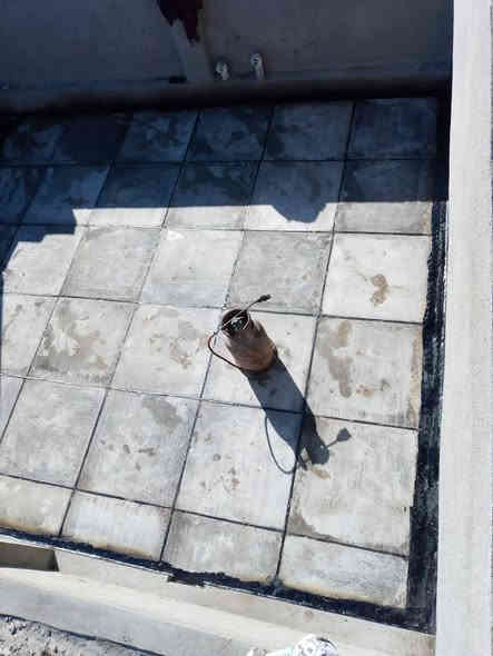 خلفه تزفيت السطوح وعاده ماستك القديم وتنضيف السطوح شغلي بكل مناطق بغداد اسعار مناسبه ***********
