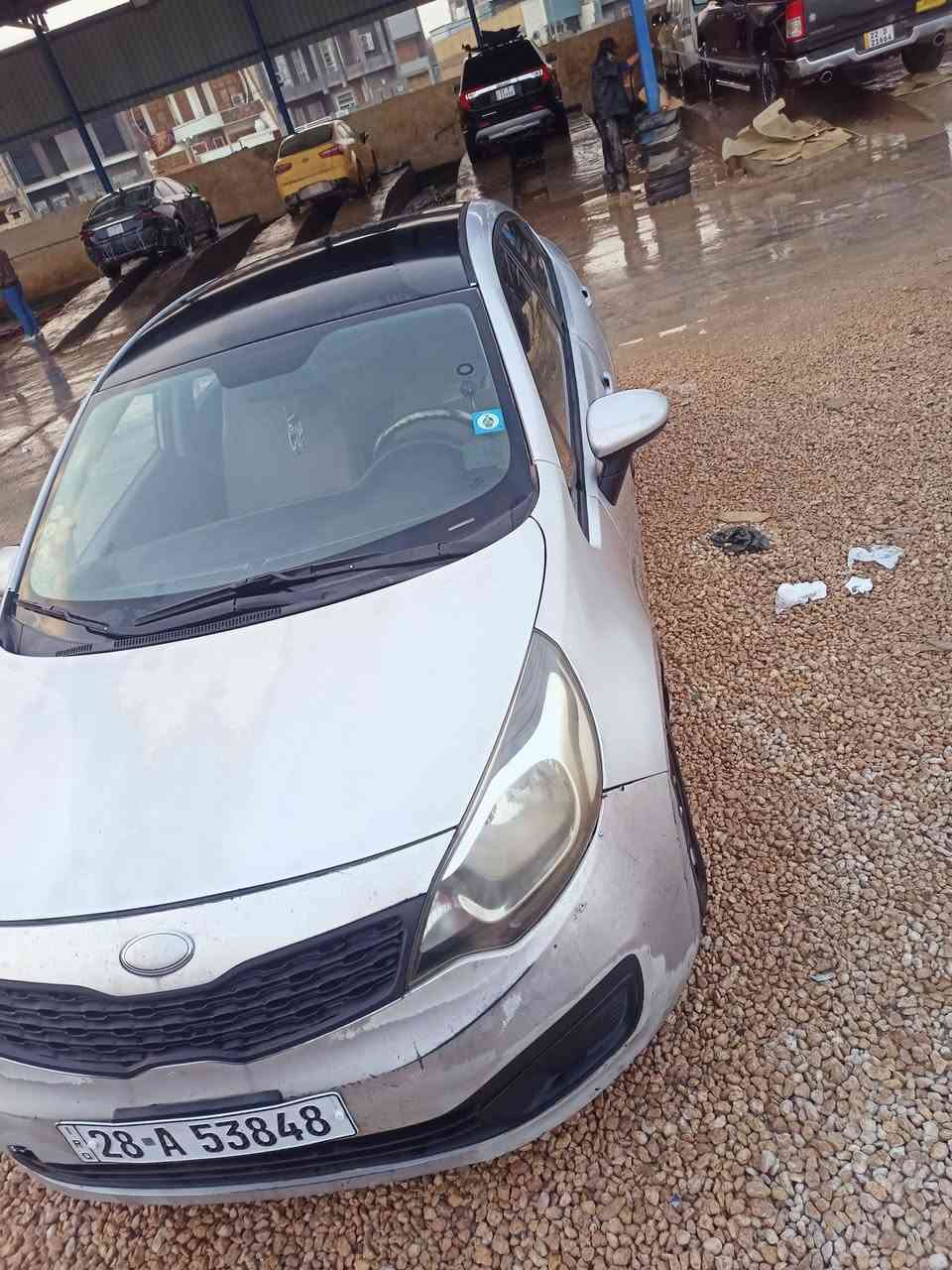 سلام عليكم كيه ريو موديل 2013
خليجي مكينه الف وستميه كير جديده سياره جاهزه 
بيه جاملغ خلفي بيه جراد صفحه السائق 
سياره جاهزه رقم نجف سنويه 2030
السعر 78 وبيه مجال مكان ديوانيه ***********
