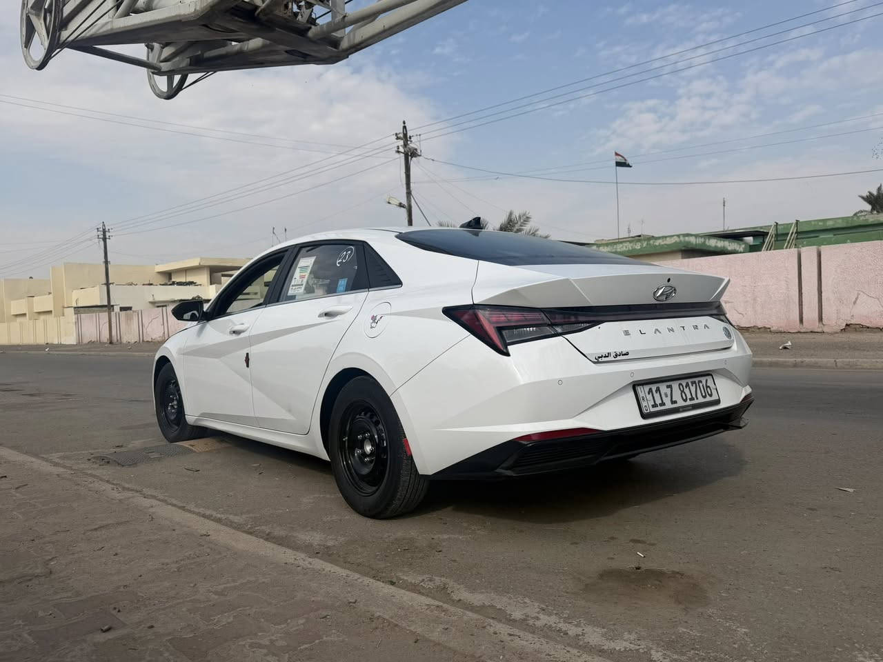 السلام عليكم
هونداي الانتره وارد كوري 

٢٠٢٣ هايبرد 

فول مواصفات 

بيها بس بنيد مبدل بلادي 

شاشهً دجتل سايد بريك بصمه 

بك لايت لد LED لايت لد ٣ عدسات

ثلاث انضمه قياده مري شفط اشاره بلمري 

كشن كهرباء كشنات تدفئه تبريد استيران تدفئه

كشنات جلد بلادي حساس امامي خلفي رادارات ٣٦٠ 

نشره لد دشبول صندوك ذكي عند القتراب 

وبعد بيها هواي موصفات 

مكاني حي اور 

رقم ***********

سعر ١٥٥ وبيها مجال
