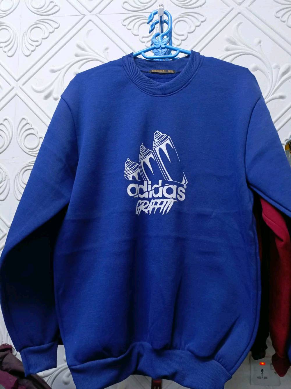 السلام عليكم
شلعه ملابس رجالي نسائي أطفال جديد وباله 
جوه سعر الجمله سعرها شلع ب 850  العدد الكلي 500 قطعه جديد وباله 
 ***********